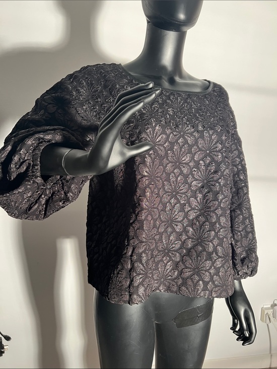 Max Studio Tops - NWOT Max Studio Black Textured Floral Jacquard Long-Sleeve Top